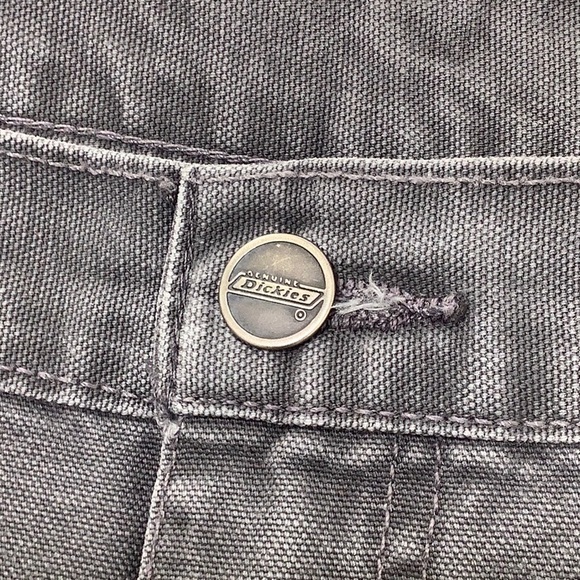 Dickes gray jean cargo shorts relaxed fit size 38 EUC - Picture 13 of 16